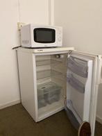 Koelkast met Magnetron - Complete Keukenoplossing!, Witgoed en Apparatuur, Koelkasten en IJskasten, Ophalen, Minder dan 85 cm