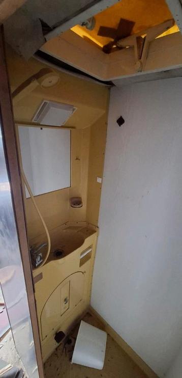 Vintage camper douche , wasbak en toiletsysteem beschikbaar voor biedingen