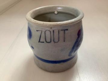 Keulse pot voor zout beschikbaar voor biedingen