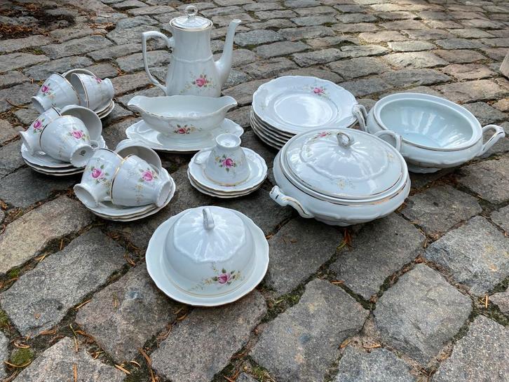 Vintage/ retro Servies Rozenmotief Gouden Rand, Antiek en Kunst, Antiek | Servies compleet, Ophalen