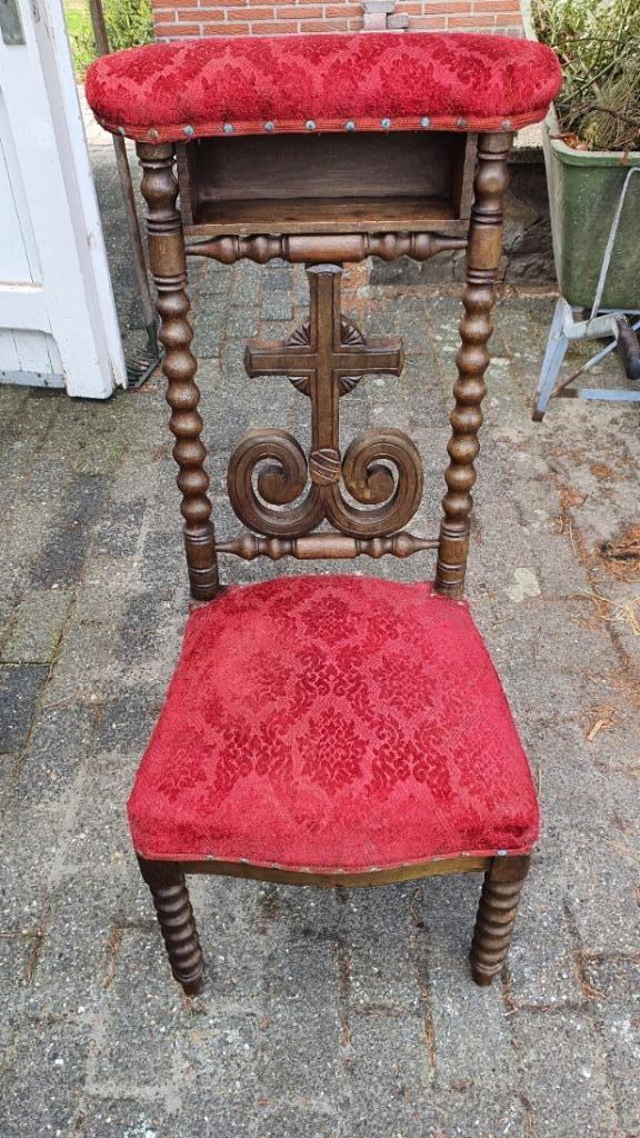 Antieken Bidstoel. De Vraagprijs is 65 Euro, Antiek en Kunst, Antiek | Meubels | Stoelen en Banken, Ophalen