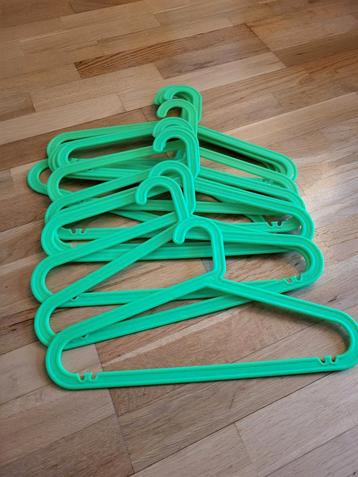 12 IKEA Kledinghangers beschikbaar voor biedingen