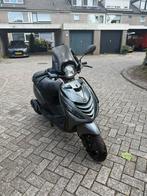 Piaggo zip 2014 geel kenteken, Fietsen en Brommers, Scooters | Piaggio, Ophalen, Maximaal 45 km/u, Zip, 49 cc