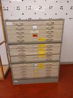 Mooie ladekast met gebruikssporen, Ophalen