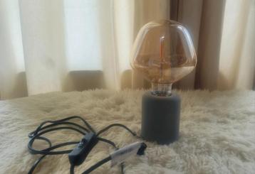 2 Monart led lampen met poot + 1 extra lamp in doos IKEA beschikbaar voor biedingen