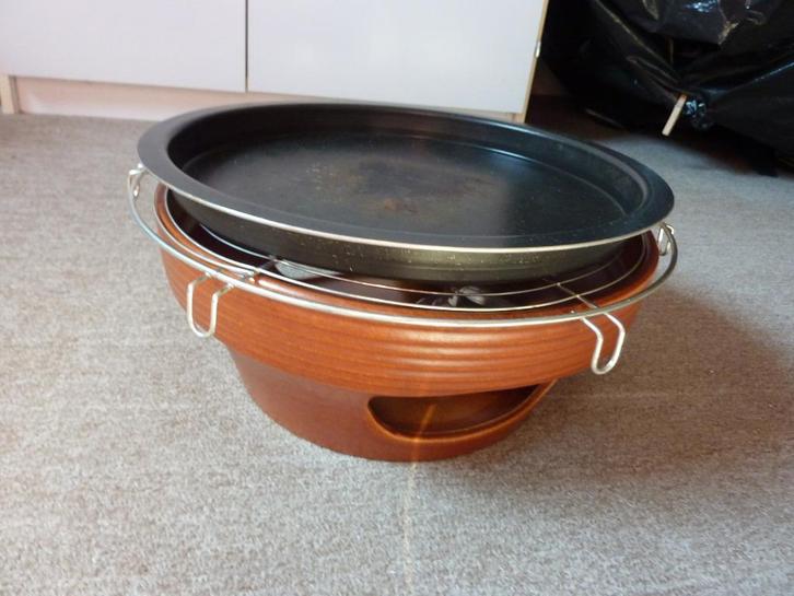 partyschaal met bakplaat en rooster en brander omtrek 30cm, Huis en Inrichting, Overige Huis en Inrichting, Gebruikt, Ophalen of Verzenden