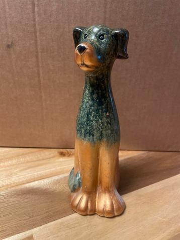 Hondenbeeldje Groen & Goud beschikbaar voor biedingen