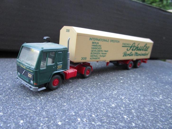 Volvo Schultz Berlin, Hobby en Vrije tijd, Modelauto's | 1:87, Gebruikt, Bus of Vrachtwagen, Overige merken, Ophalen of Verzenden