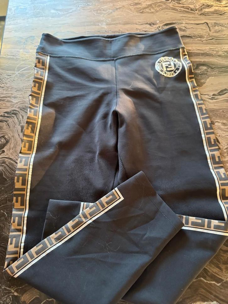 Fendi legging training, Kleding | Dames, Sportkleding, Zo goed als nieuw, Fitness of Aerobics, Maat 42/44 (L), Zwart, Ophalen of Verzenden