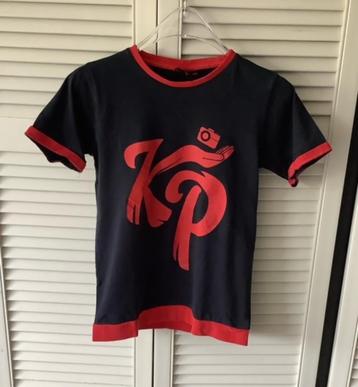 (J) Zwart T-shirt met KP-logo - Maat 158 beschikbaar voor biedingen