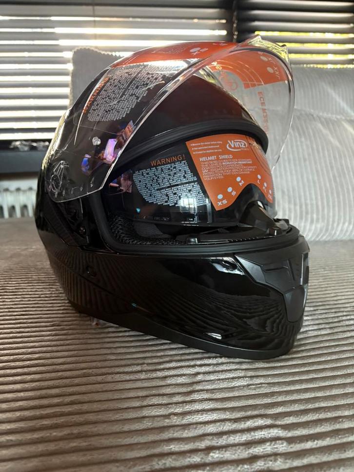 Splinternieuwe Vinz Kennet helm, Maat S (glossy black), Fietsen en Brommers, Brommerhelmen, Nieuw, Small, Ophalen of Verzenden