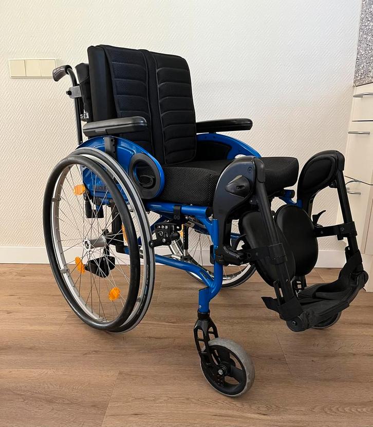 Quikie Neon 2, Diversen, Rolstoelen, Zo goed als nieuw, Duwrolstoel, Inklapbaar, Ophalen