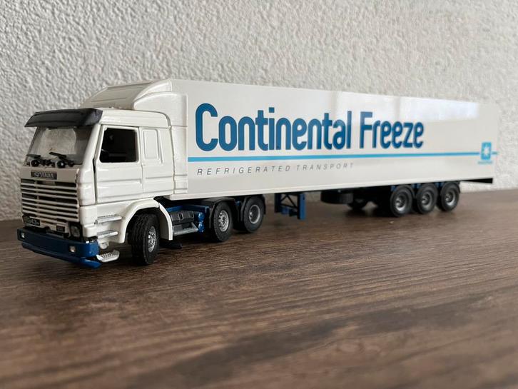 Tekno Scania 143 Maersk koeltrailer, Hobby en Vrije tijd, Modelauto's | 1:50, Zo goed als nieuw, Bus of Vrachtwagen, Tekno, Ophalen of Verzenden