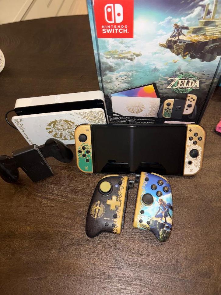 Nintendo switch oled Zelda edition, Spelcomputers en Games, Spelcomputers | Nintendo Switch, Zo goed als nieuw, Switch OLED, Met 3 controllers of meer