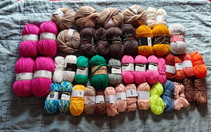 Grote partij haak/brei garen. 46 Bollen (veelal nieuw), Hobby en Vrije tijd, Breien en Haken, Zo goed als nieuw, Breien of Haken