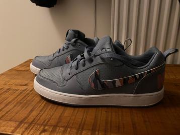 Mooie Zgan Nike schoenen kleur blauw maat 40 beschikbaar voor biedingen