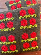 Jaren 70 / 60 vintage retro geborduurde kussens 70s 60s, Huis en Inrichting, Woonaccessoires | Kussens, Verzenden, Zo goed als nieuw