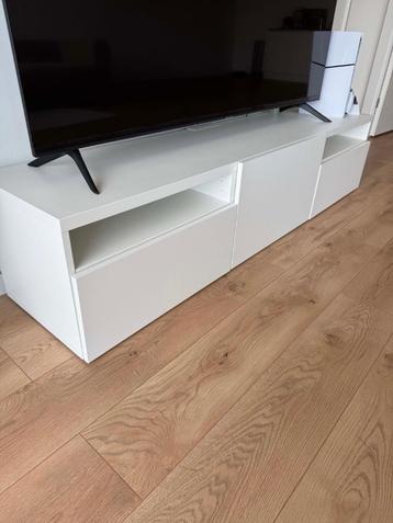 Gratis af te halen: IKEA BESTÅ tv-meubel (wit) beschikbaar voor biedingen