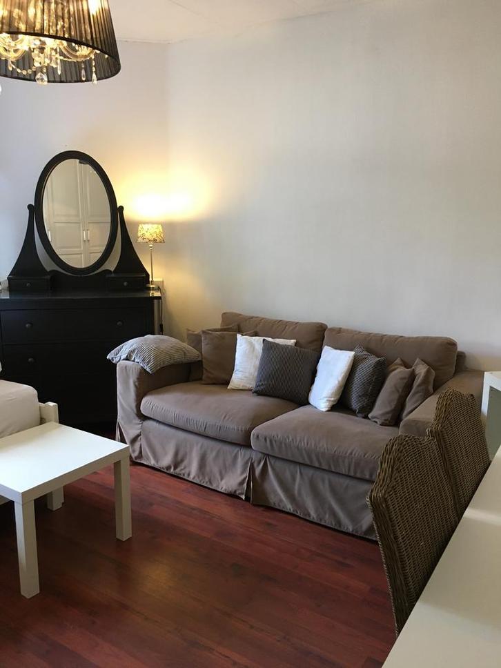 Heerlijk zittende beige bamk 2-3 zitter ikea, Huis en Inrichting, Banken | Complete zithoeken, Ophalen