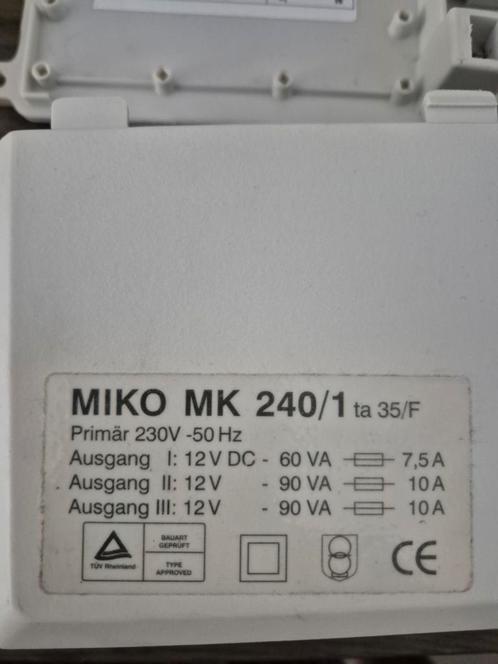 Transformator omvormer Miko 240 defect uit Hobby caravan, Caravans en Kamperen, Caravan accessoires, Gebruikt, Ophalen of Verzenden