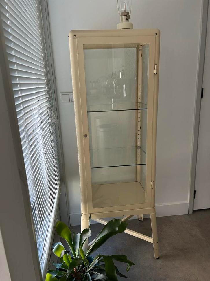 IKEA Fabrikor Vitrinekast - Gebroken Wit, Huis en Inrichting, Kasten | Vitrinekasten, Gebruikt, 150 tot 200 cm, 50 tot 100 cm