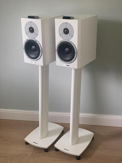 Dynaudio XEO4 wit met stands en HUB, Audio, Tv en Foto, Luidsprekers, Zo goed als nieuw, Front, Rear of Stereo speakers, Overige merken