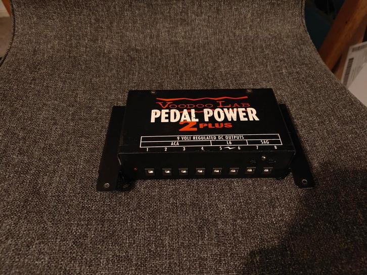 Voodoo Lab Pedal Power 2 plus, Muziek en Instrumenten, Effecten, Zo goed als nieuw, Ophalen of Verzenden