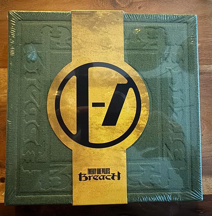 Twenty One Pilots Breach Verzamelbox in seal., Cd's en Dvd's, Cd's | Verzamelalbums, Nieuw in verpakking, Pop, Boxset, Ophalen