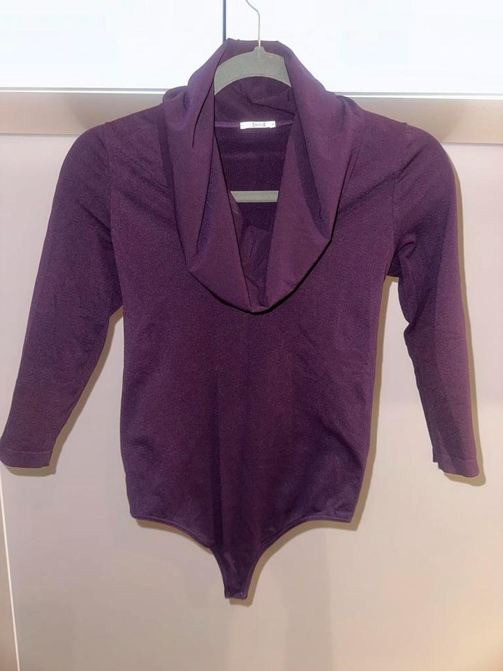 Prachtige aubergine Wolford Body - Maat S, Kleding | Dames, T-shirts, Zo goed als nieuw, Maat 36 (S), Paars, Lange mouw, Ophalen of Verzenden