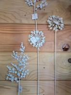 BLOEMEN - WIT METAAL - WANDDECORATIE, Ophalen of Verzenden, Nieuw