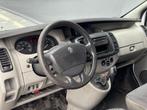 Renault Trafic 2.5 dCi T29 L2H1 | Airco | Parkeer sensoren |, Auto's, Bestelauto's, Voorwielaandrijving, 145 pk, Stof, Gebruikt