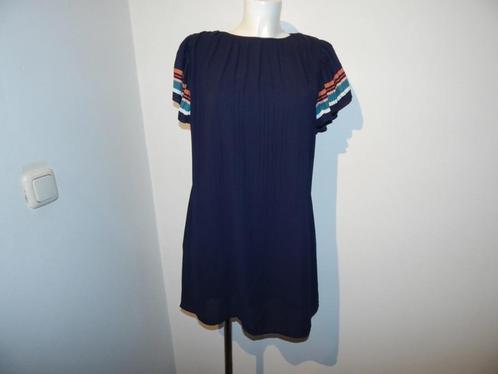 Maje mooie donker blauwe jurk uitlopend mouwtje in kleur S, Kleding | Dames, Jurken, Zo goed als nieuw, Maat 36 (S), Blauw, Verzenden