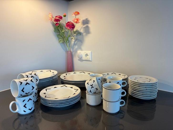 Hema servies porselein wit zwart, Huis en Inrichting, Keuken | Servies, Gebruikt, Overige stijlen, Porselein, Ophalen