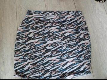 Minirok maat 40 beschikbaar voor biedingen