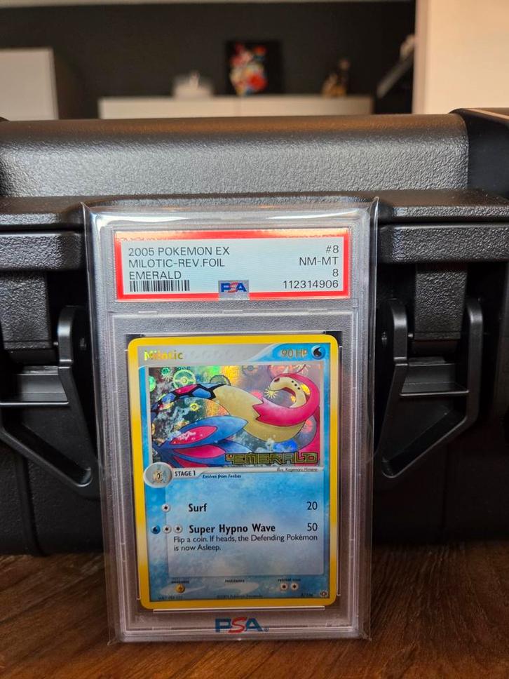 PSA 8 Milotic EX Emerald Reverse Foil, Hobby en Vrije tijd, Verzamelkaartspellen | Pokémon, Zo goed als nieuw, Losse kaart, Foil