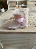 Lichtroze UGG, Kinderen en Baby's, Kinderkleding | Schoenen en Sokken, Nieuw, Meisje, Laarzen, Ophalen of Verzenden