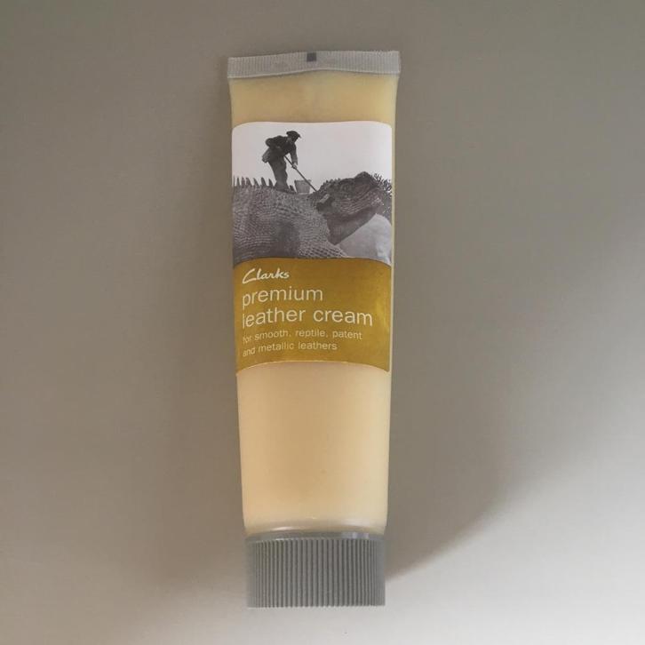Leather cream - Clarks 2 stuks, Kleding | Dames, Schoenen, Zo goed als nieuw, Overige typen, Overige kleuren, Ophalen of Verzenden