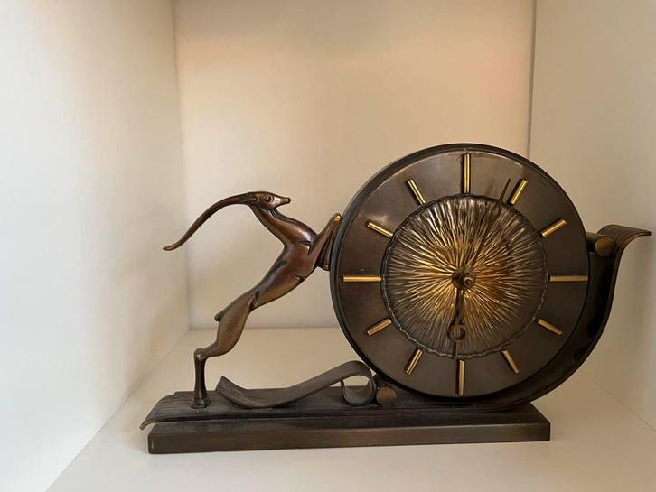 Art Deco klok met springbok van Johannes Bosma, Antiek en Kunst, Antiek | Klokken, Ophalen of Verzenden