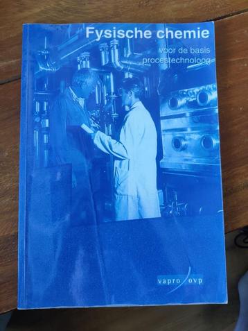 Verschillende studieboeken chemie HBO beschikbaar voor biedingen
