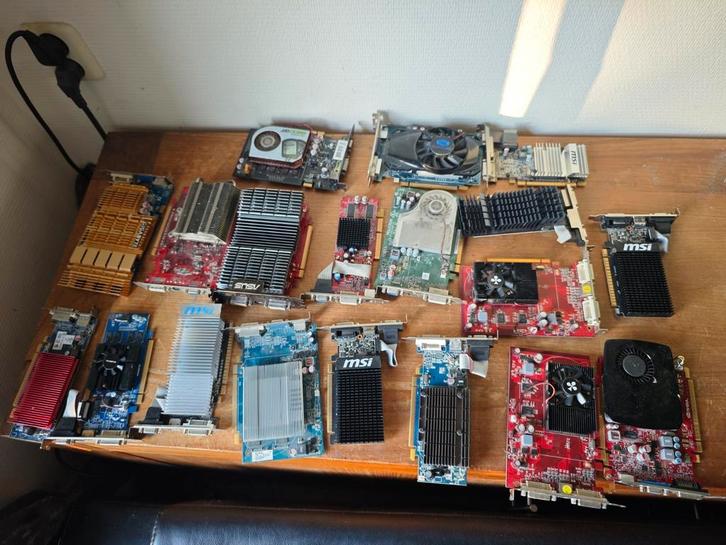 Partij videokaarten Nvidia en AMD, Computers en Software, Videokaarten, Zo goed als nieuw, AMD, PCI-Express 3.0, GDDR5, HDMI, DisplayPort