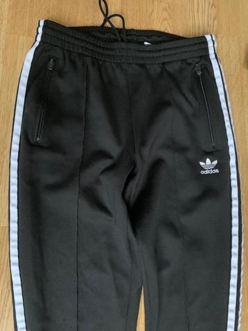  Zwarte Adidas sportbroek maat XS — netjes & sportief! beschikbaar voor biedingen