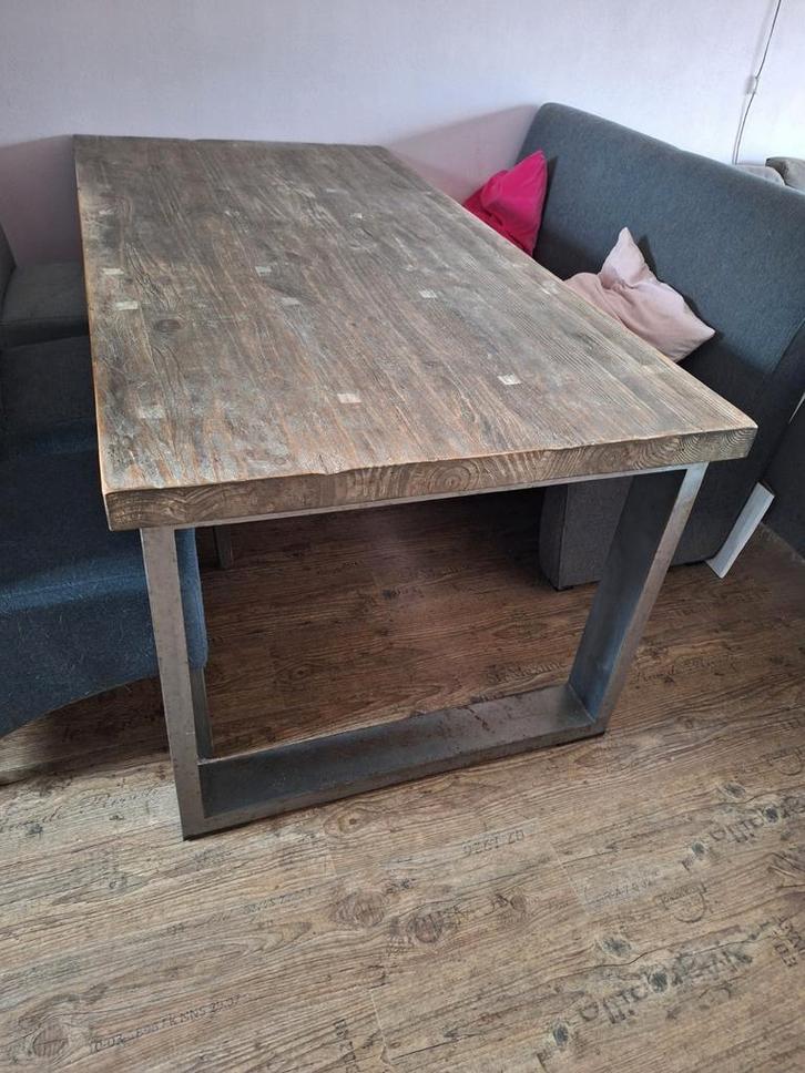 6 tot 8 persoons massief houten eettafel met metalen U poten, Huis en Inrichting, Tafels | Eettafels, Gebruikt, 50 tot 100 cm