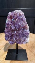 Amethist op standaard, Verzamelen, Mineralen en Fossielen, Ophalen of Verzenden