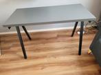Bureau ikea grijs/ zwart, Ophalen, Zo goed als nieuw