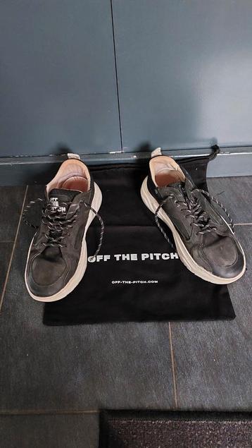 Off the pitch schoenen beschikbaar voor biedingen