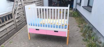 Babybedje (ikea) omgebouwd tot co-sleeper beschikbaar voor biedingen