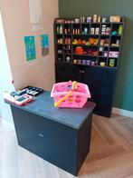 Vintage houten speelgoedwinkel met deuren, Ophalen, Gebruikt, Meubelstuk of Keukentje