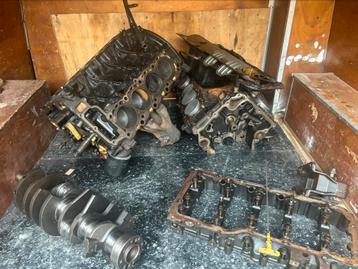 2x 4.7 v8 motor in onderdelen Dodge ram  beschikbaar voor biedingen