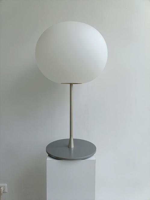 Flos Globall T2 tafellamp, Huis en Inrichting, Lampen | Tafellampen, Gebruikt, 50 tot 75 cm, Glas, Metaal, Overige materialen
