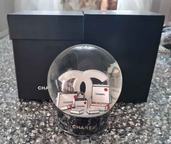 Chanel Snowglobe, Huis en Inrichting, Woonaccessoires | Overige, Zo goed als nieuw, Ophalen of Verzenden